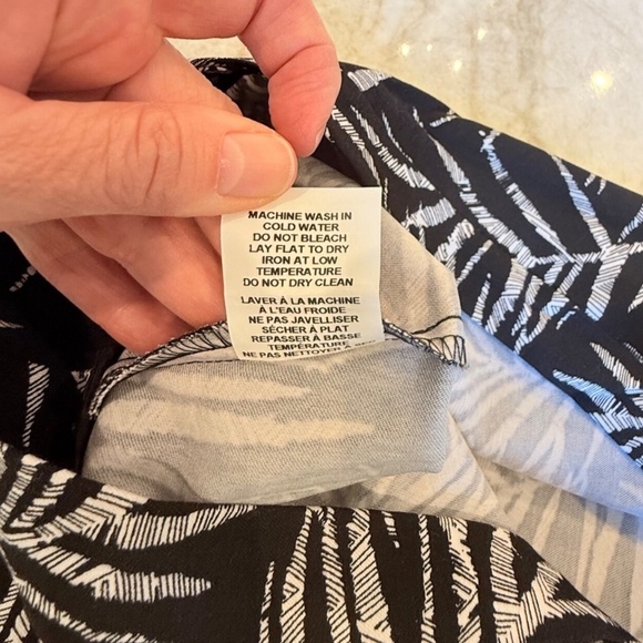 Margaret M - A Line Black Skirt with Palm Print; Stretch; Women's Size M - Picture 7 of 8